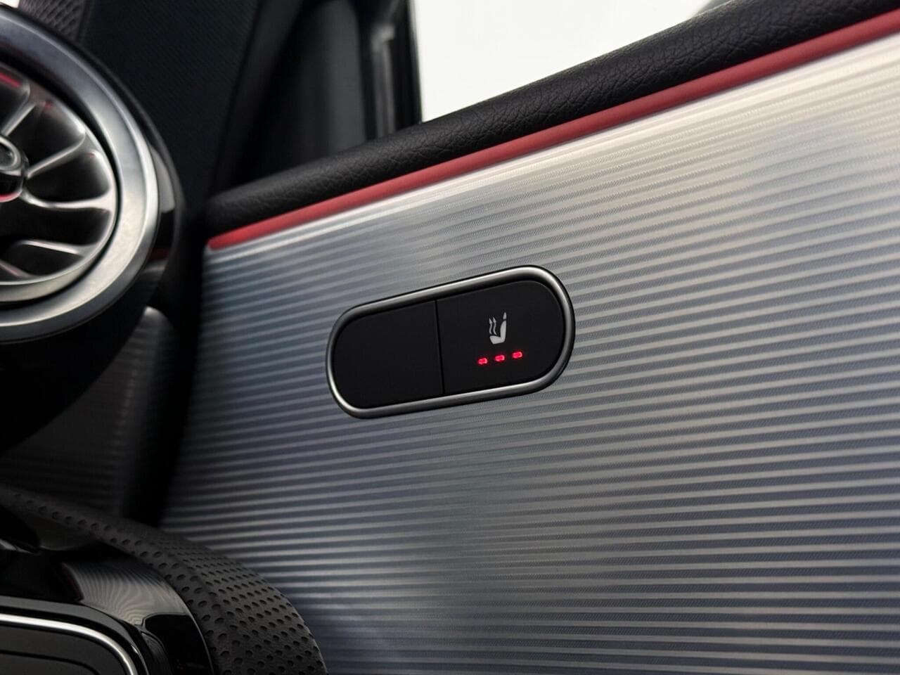 Mercedes-Benz A Class thumbnail Misc Controls
