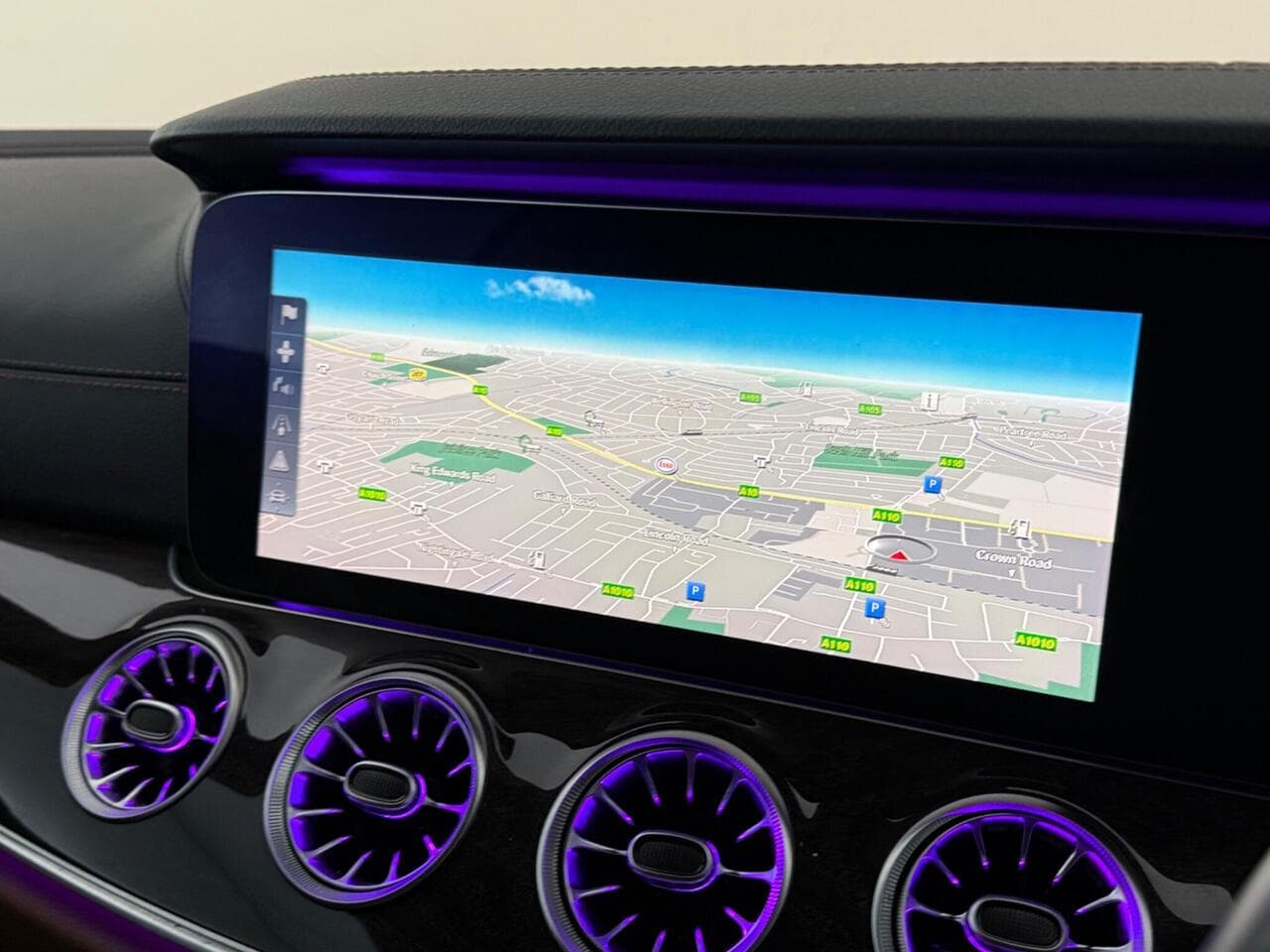 Mercedes-Benz E Class thumbnail Infotainment System