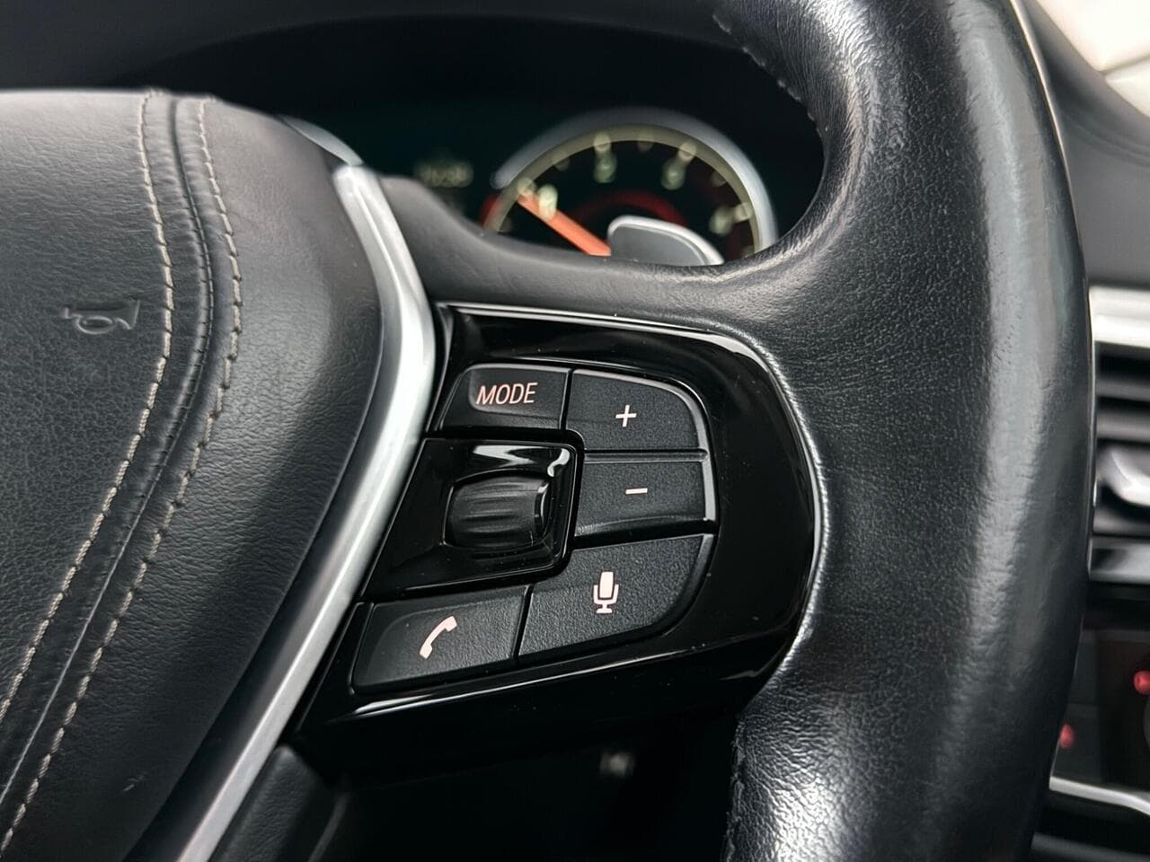 BMW 5 Series thumbnail Misc Controls