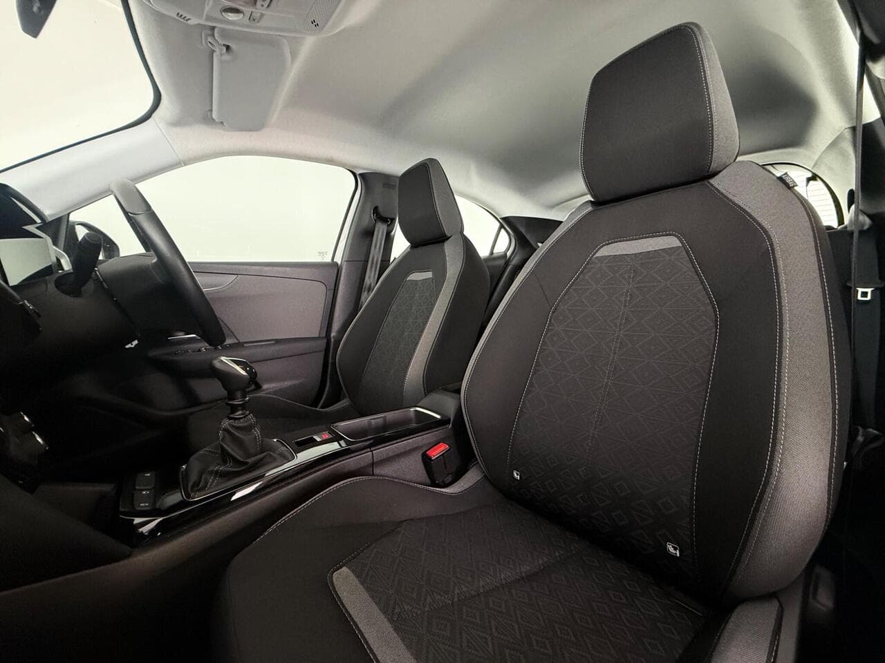 Vauxhall Mokka thumbnail Seat Front Passenger