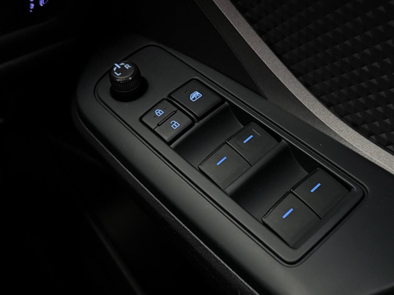Toyota C-HR thumbnail Misc Controls