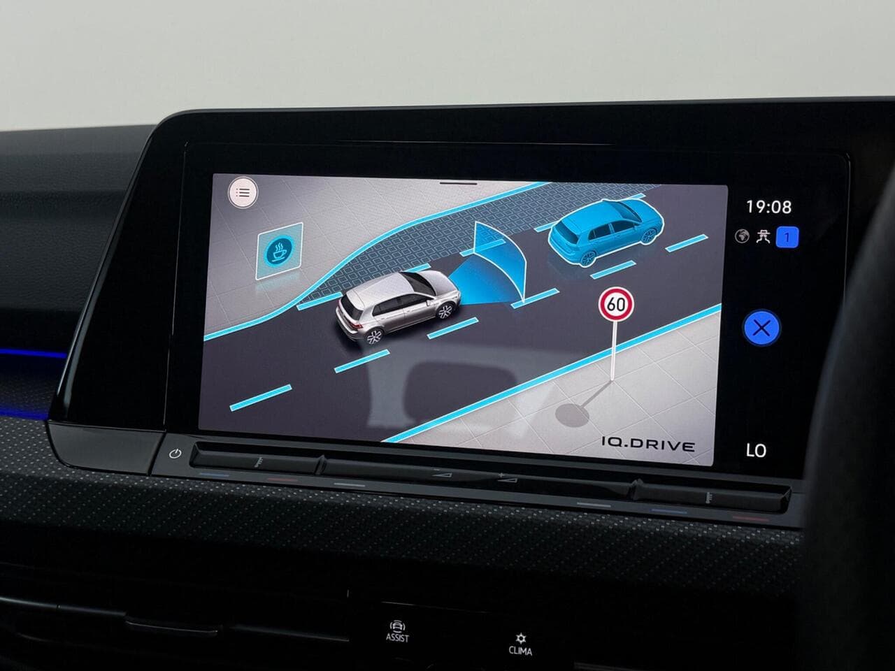 Volkswagen Golf thumbnail Infotainment System