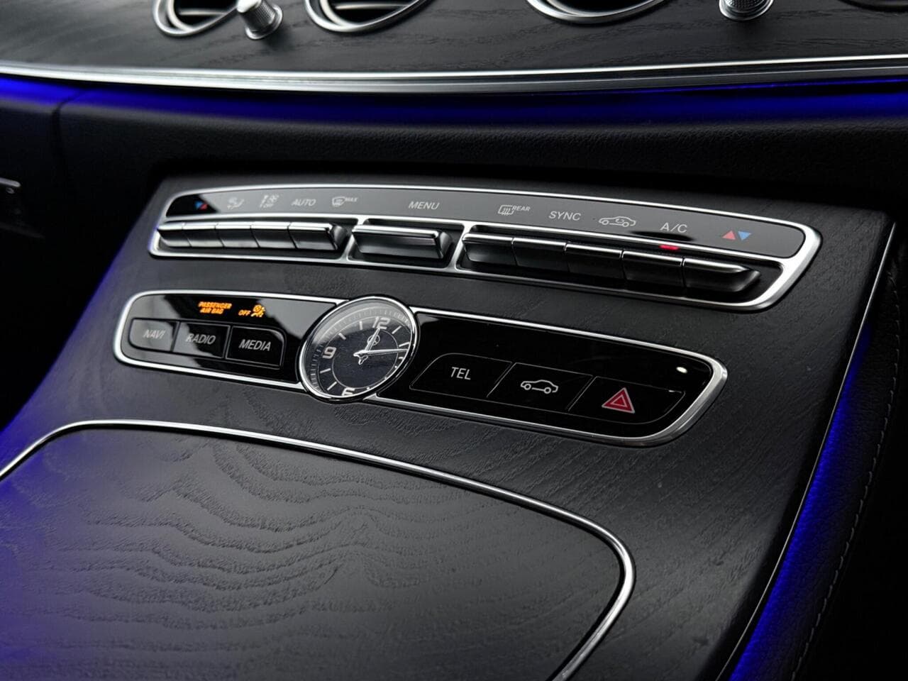 Mercedes-Benz E Class thumbnail Misc Controls
