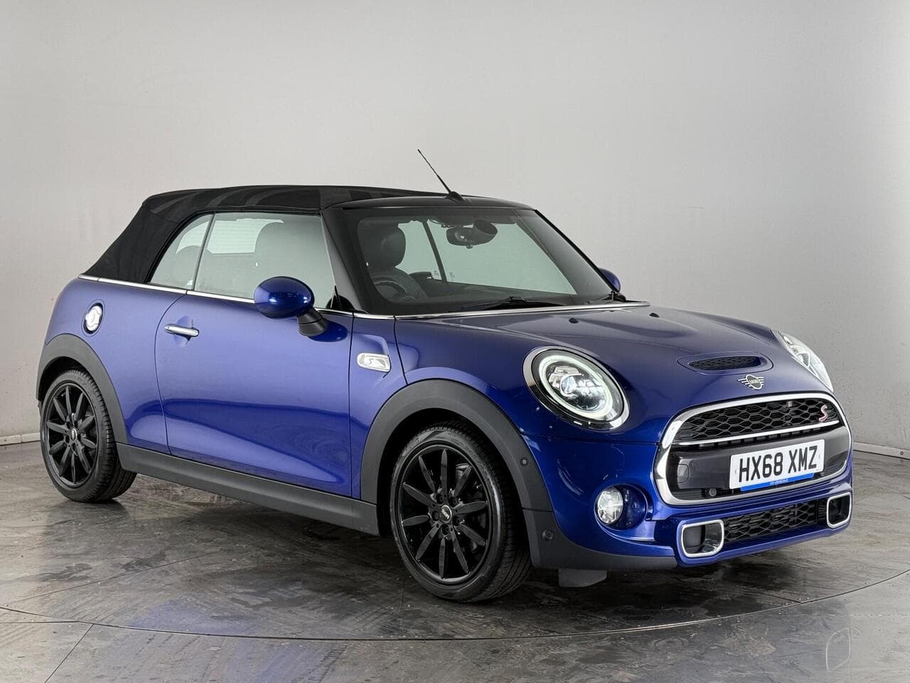 MINI Convertible thumbnail Front Right