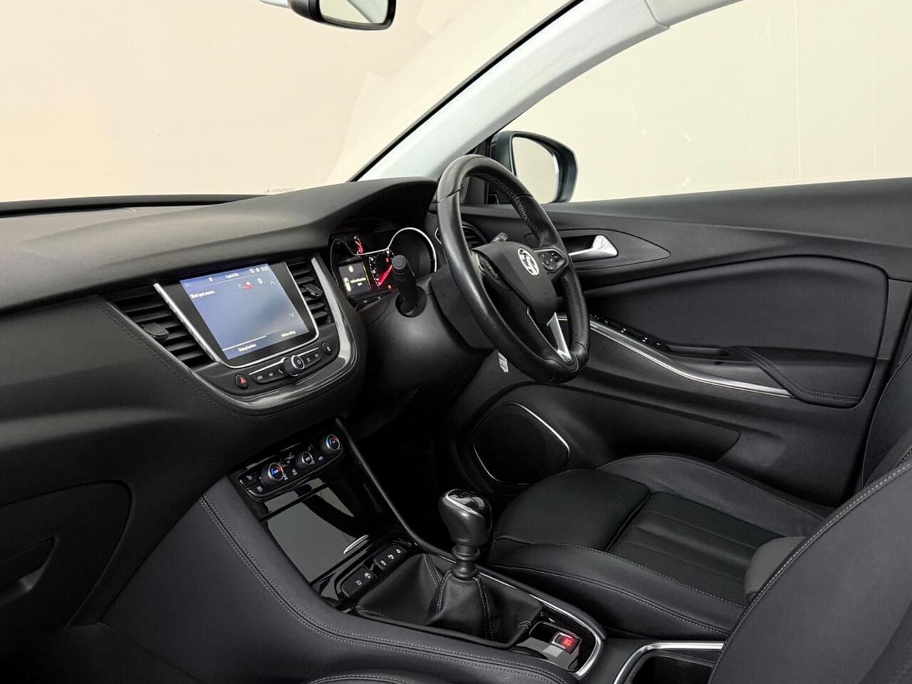 Vauxhall Grandland X thumbnail Interior Front