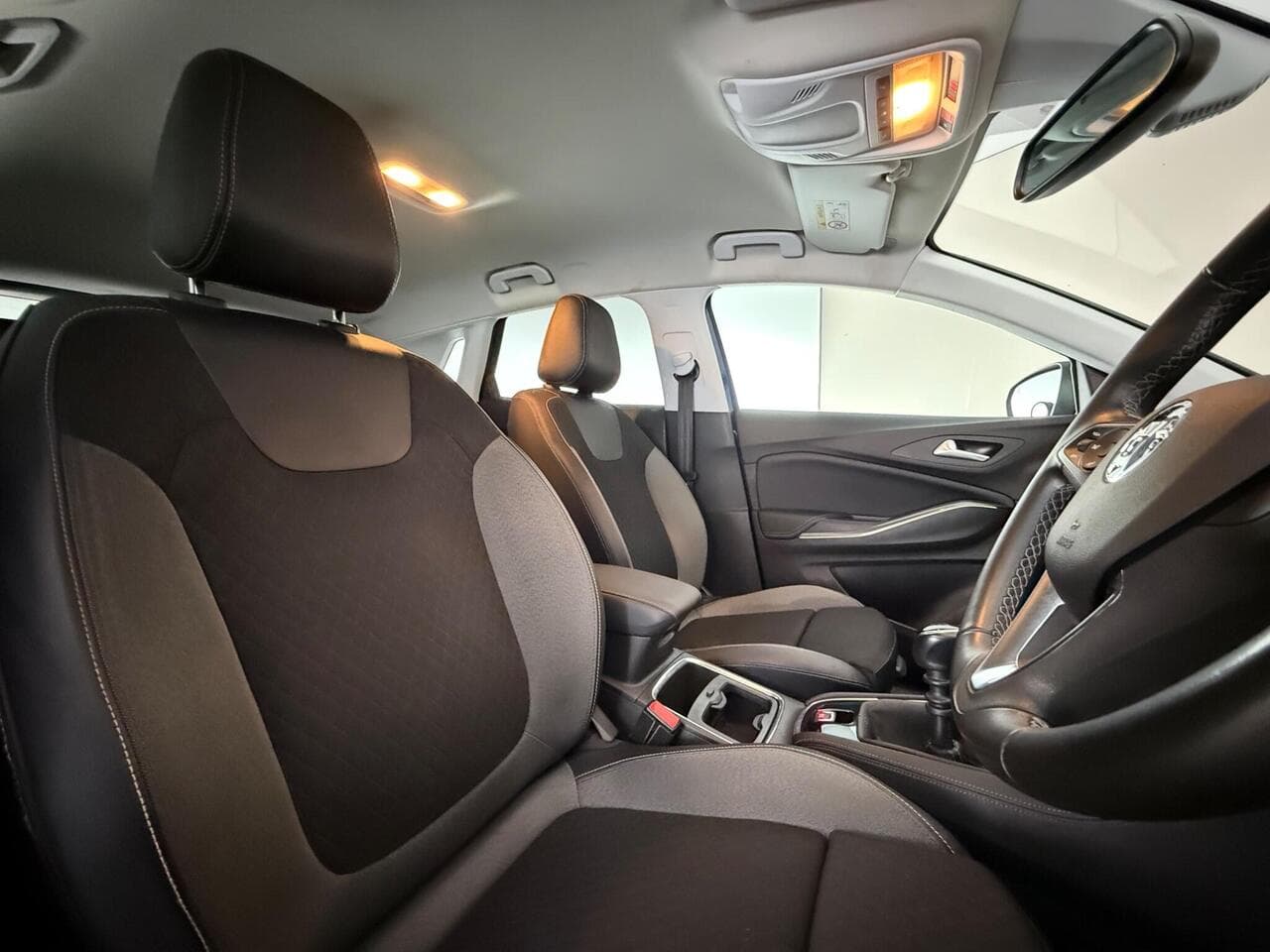 Vauxhall Grandland X thumbnail Seat Driver