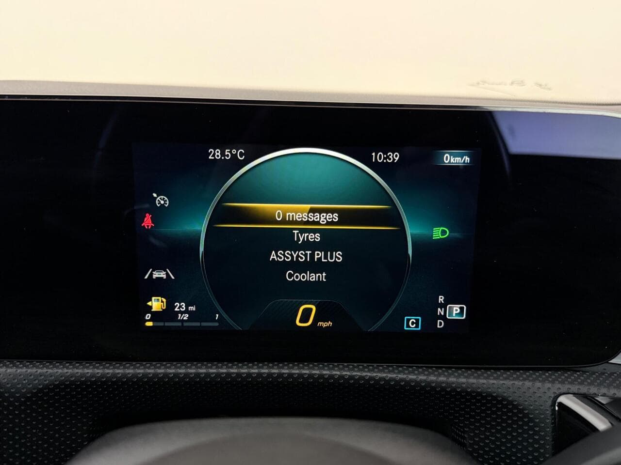 Mercedes-Benz CLA thumbnail Driver Instruments