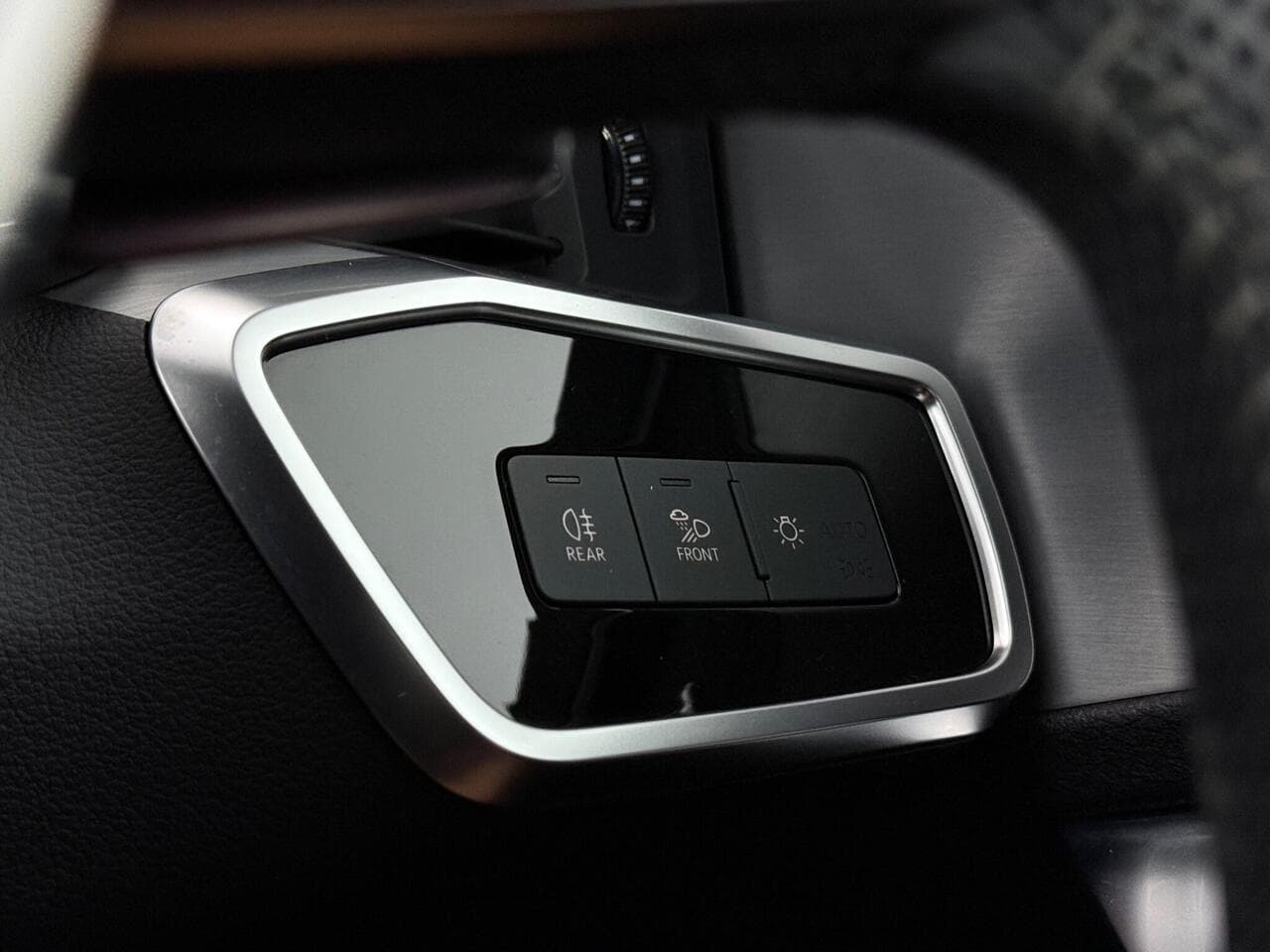 Audi A6 Saloon thumbnail Misc Controls