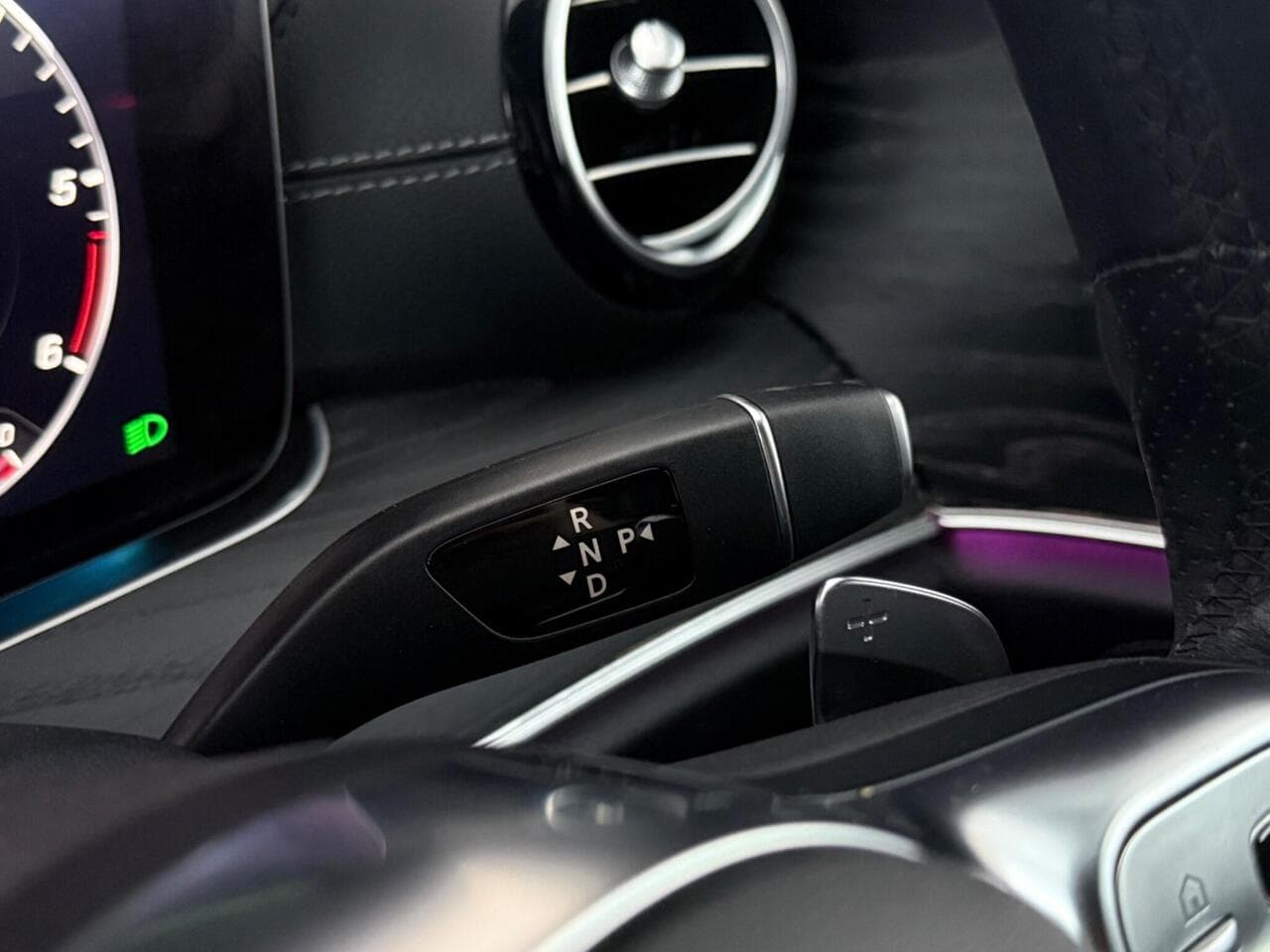 Mercedes-Benz E Class thumbnail Misc Controls