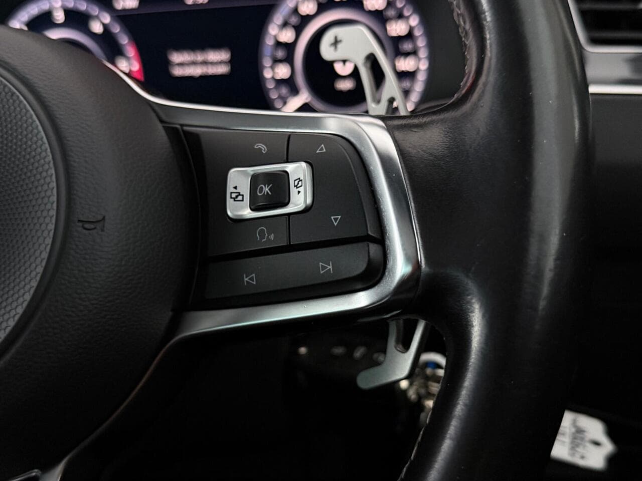 Volkswagen Tiguan thumbnail Misc Controls