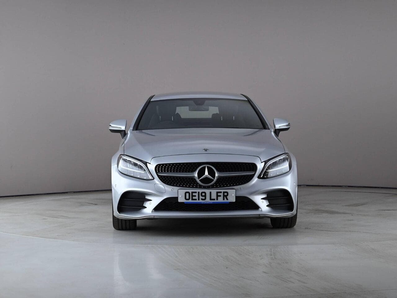 Mercedes-Benz C Class thumbnail Front
