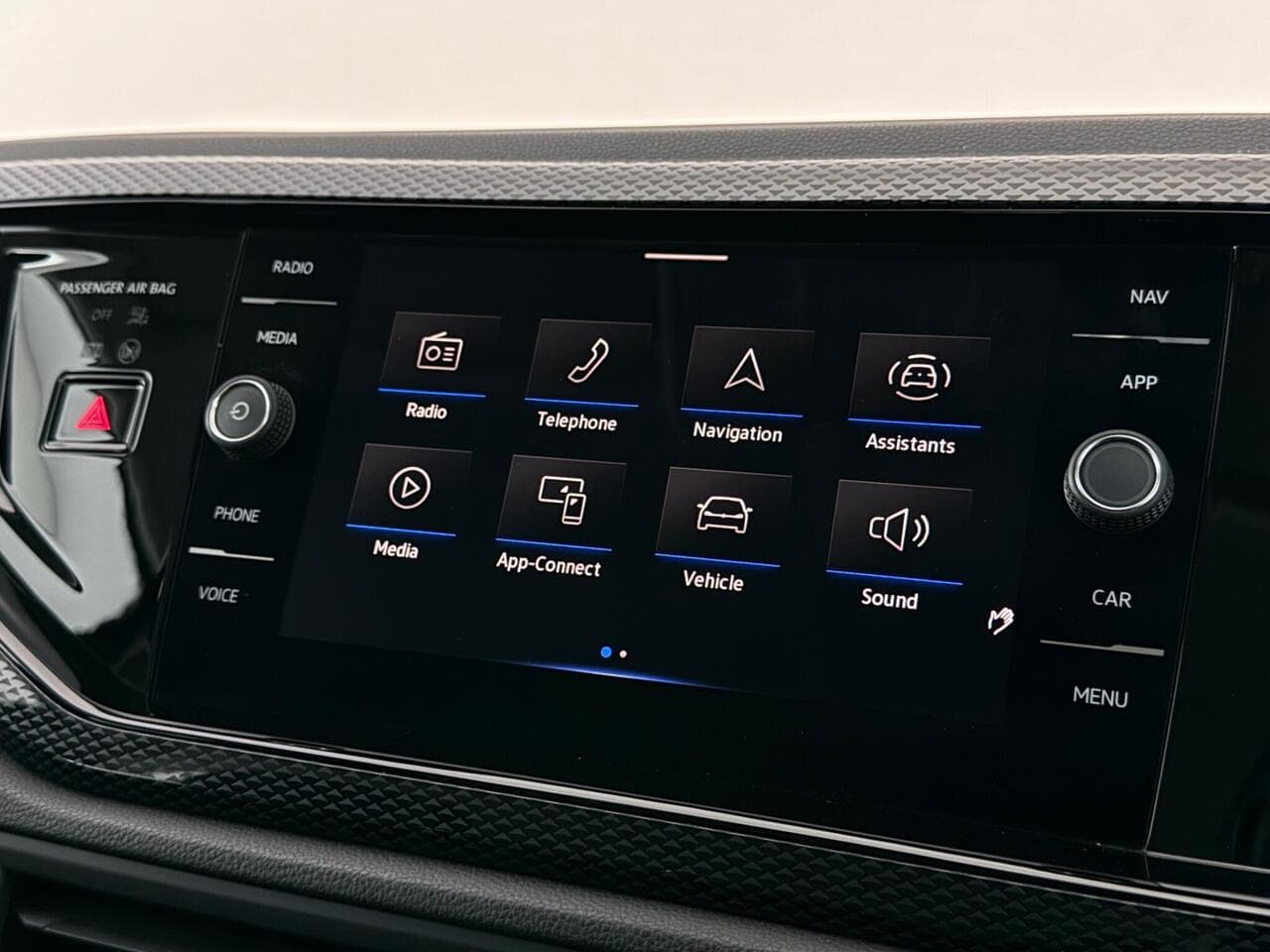 Volkswagen Polo thumbnail Infotainment System