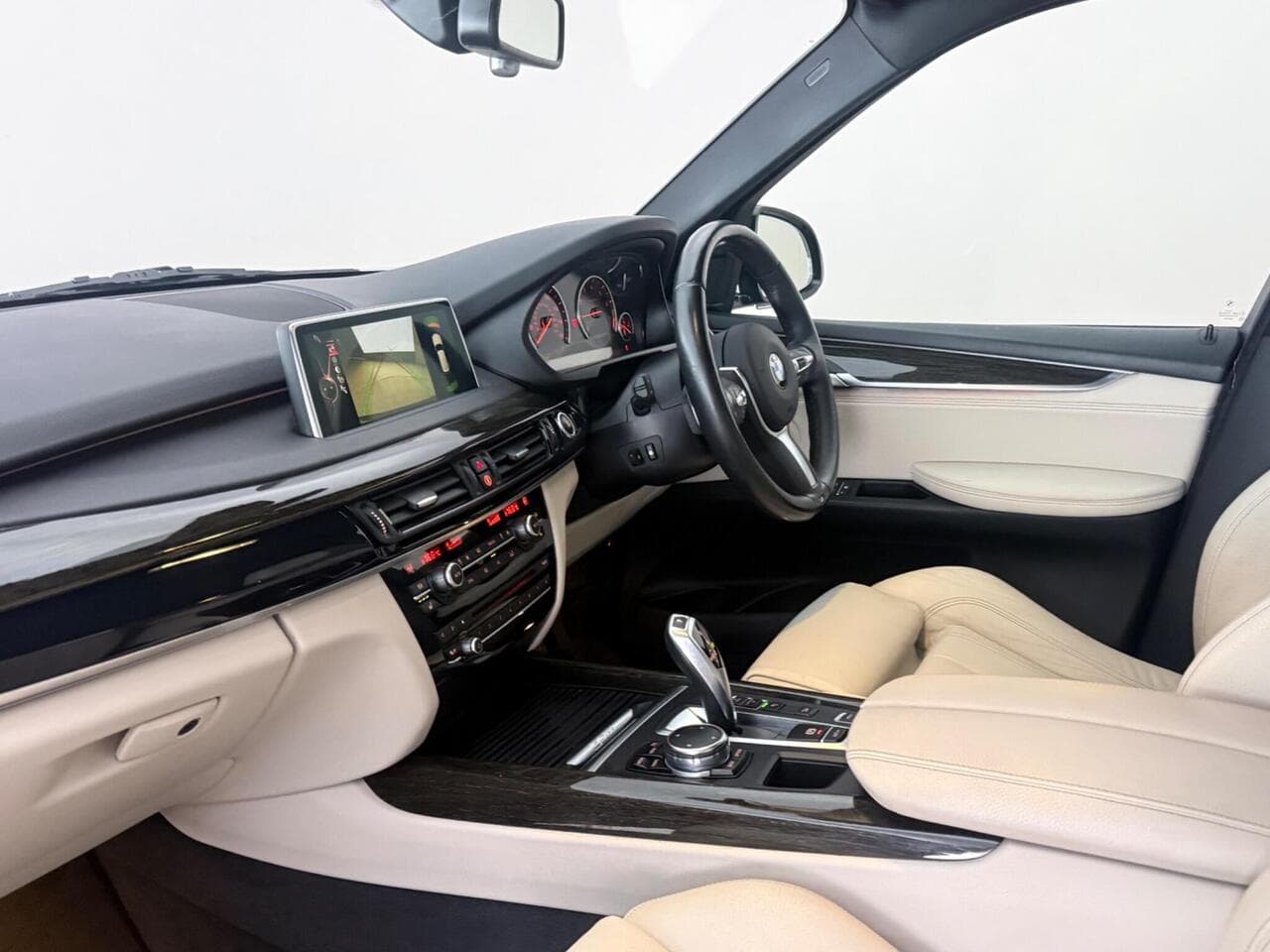 BMW X5 thumbnail Interior Front