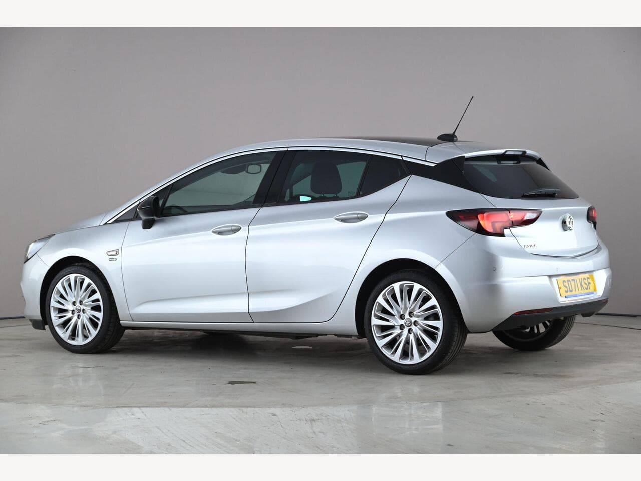 Vauxhall Astra thumbnail Side Left