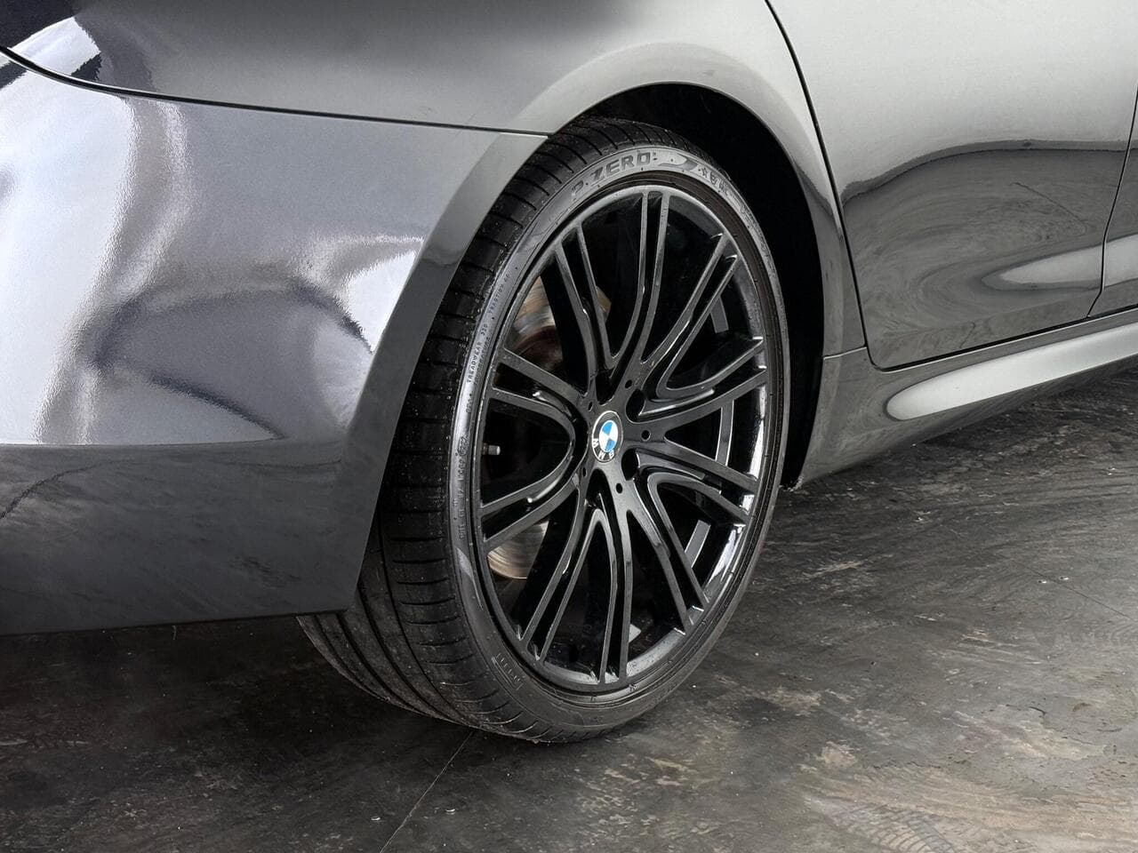 BMW 5 Series thumbnail Wheel