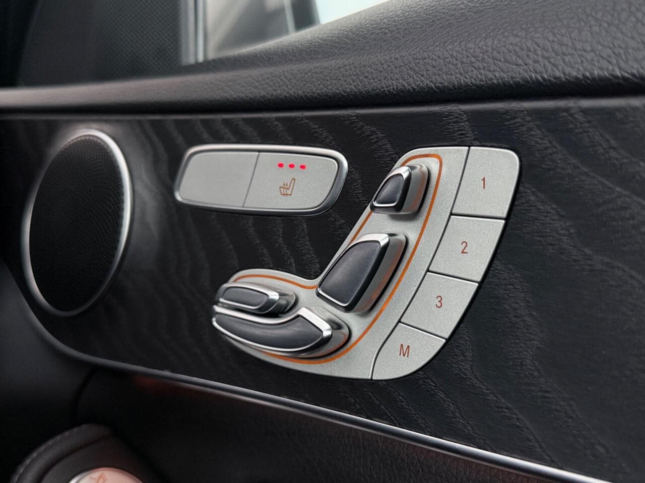 Mercedes-Benz C Class thumbnail Misc Controls