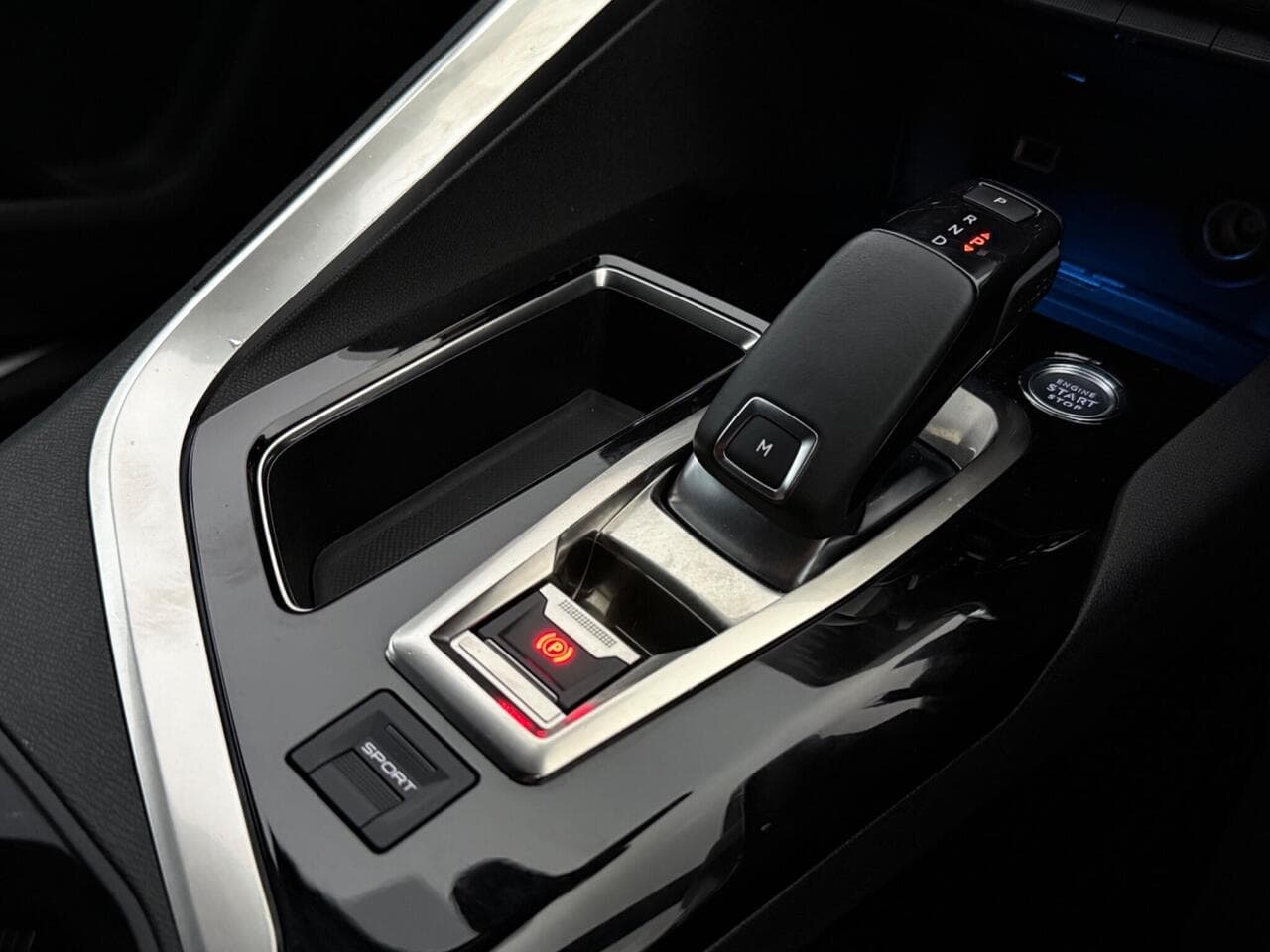 Peugeot 5008 thumbnail Interior Front