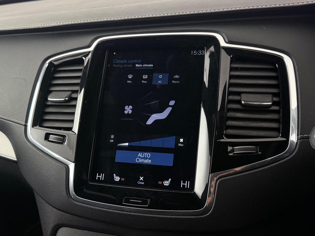 Volvo XC90 thumbnail Infotainment System