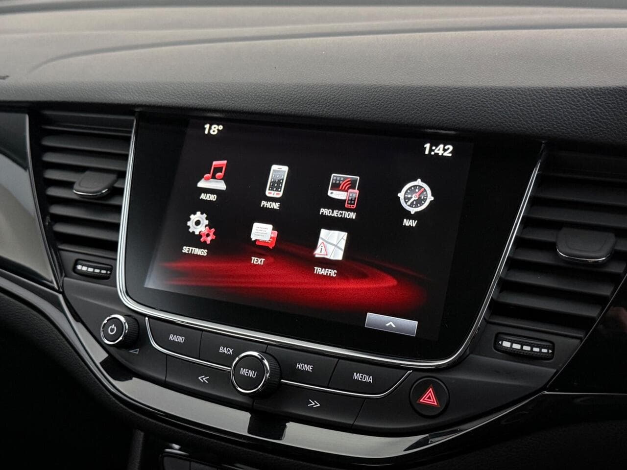 Vauxhall Astra thumbnail Infotainment System