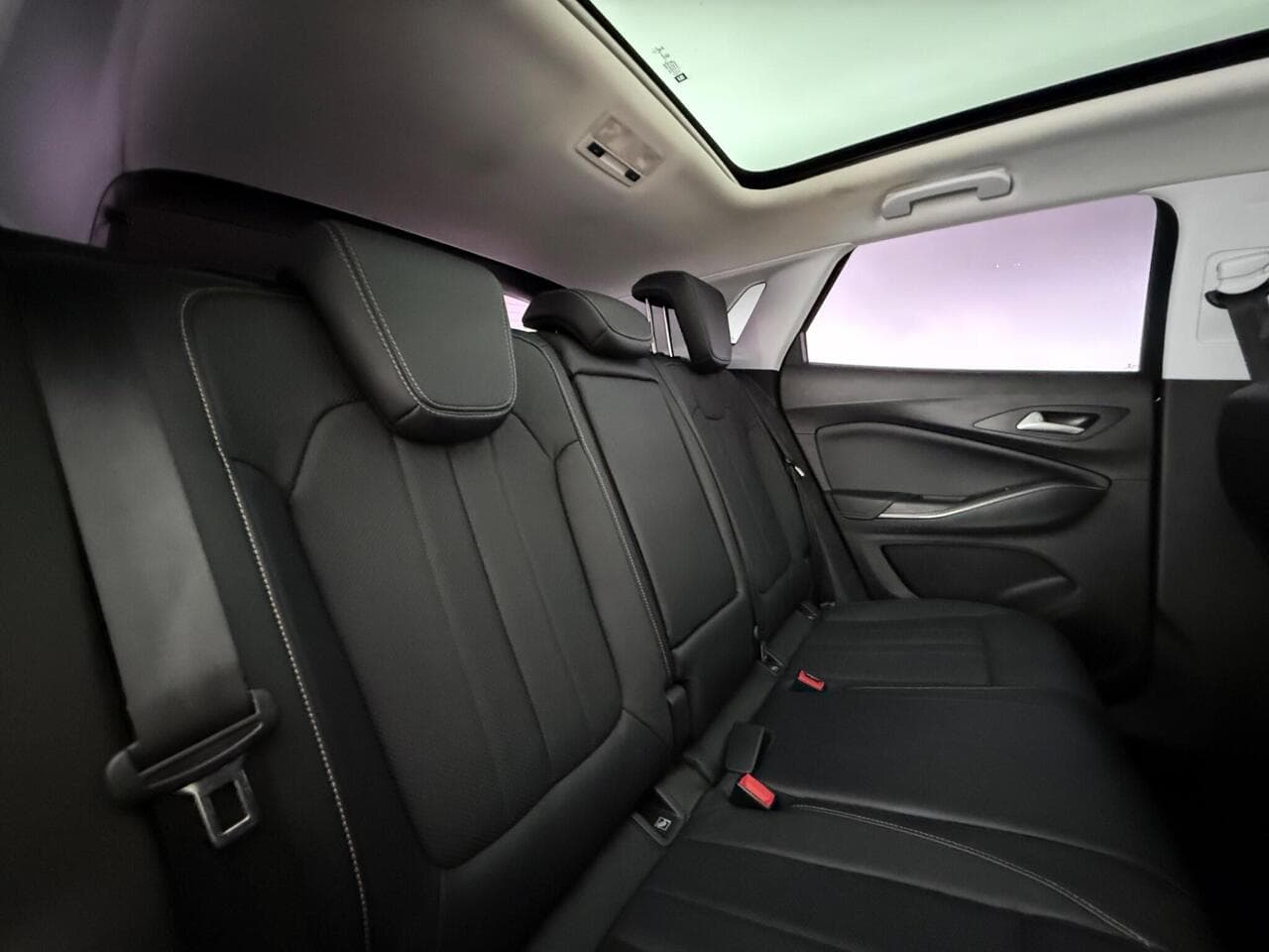 Vauxhall Grandland X thumbnail Seats Rear