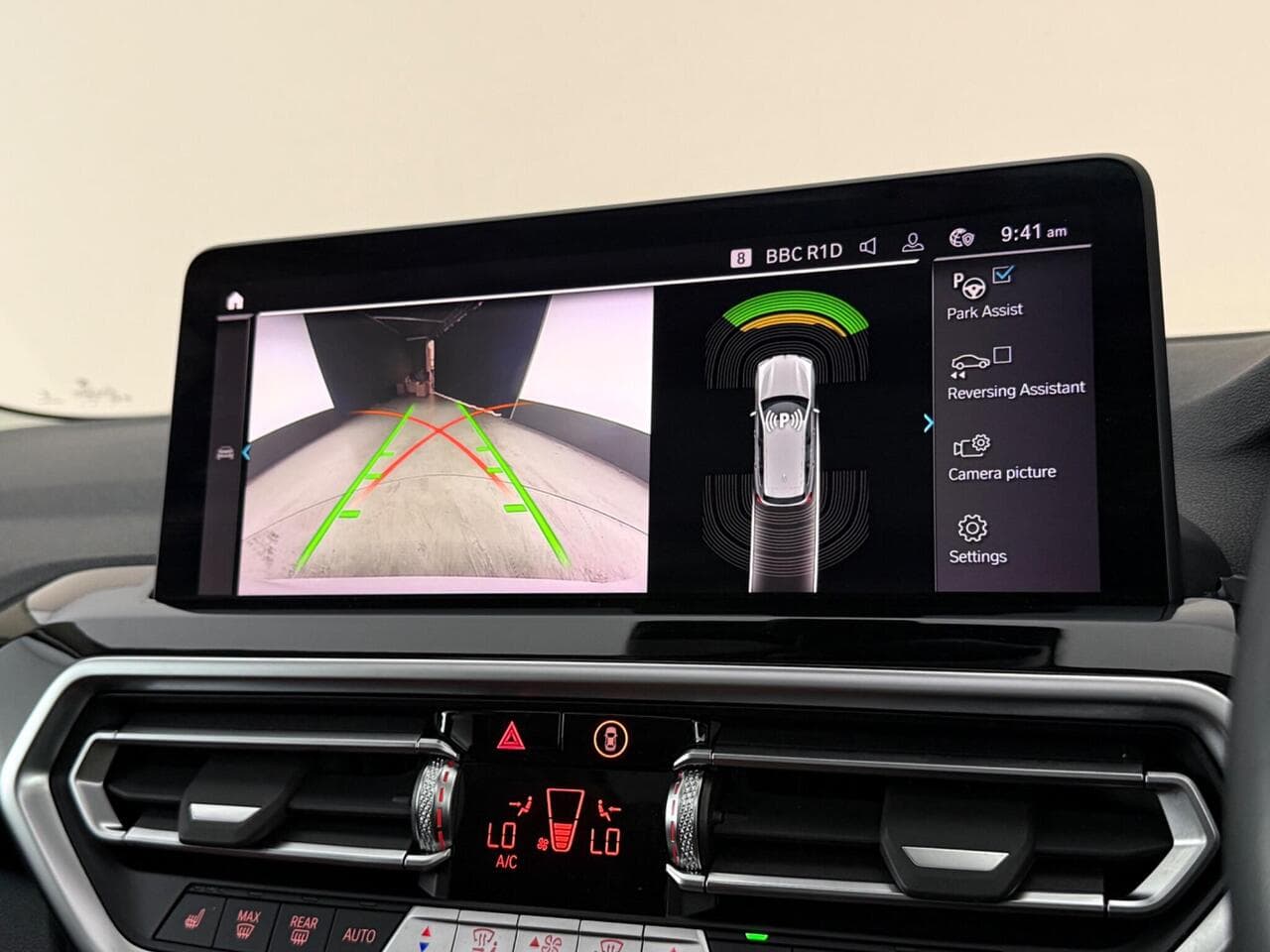 BMW X3 thumbnail Infotainment System