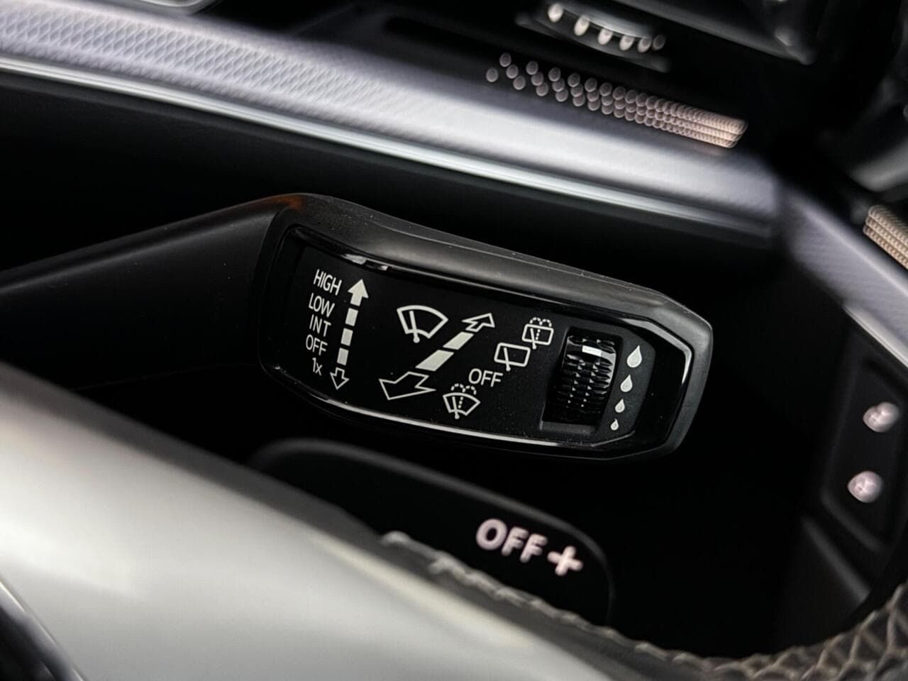 Volkswagen Touareg thumbnail Misc Controls