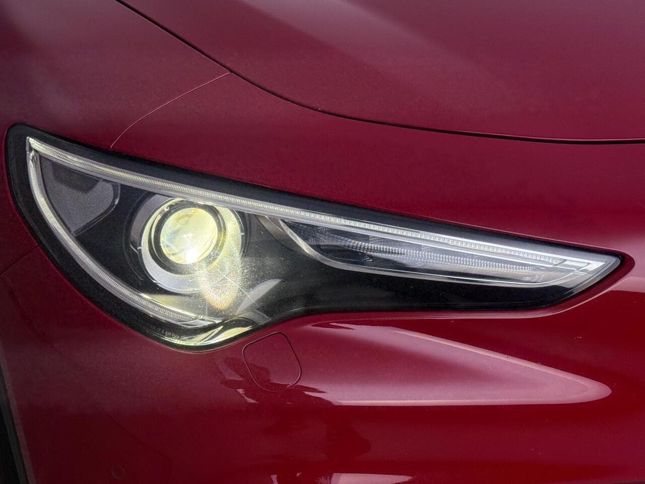 Alfa Romeo Stelvio thumbnail Lights Front