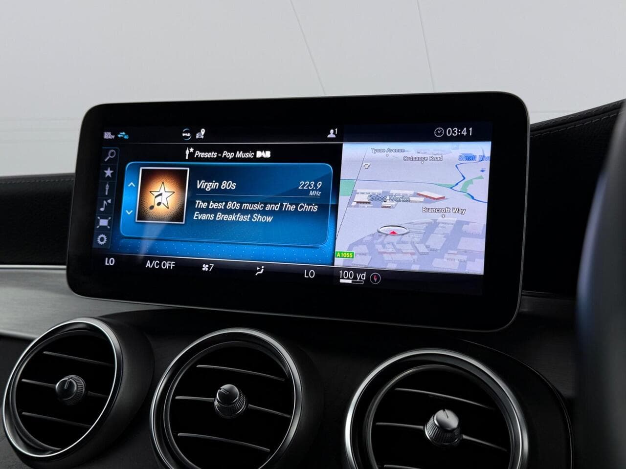 Mercedes-Benz C Class thumbnail Infotainment System