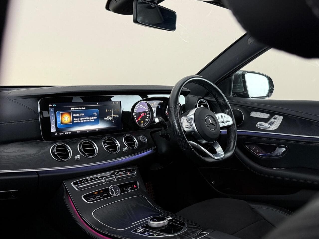Mercedes-Benz E Class thumbnail Interior Front