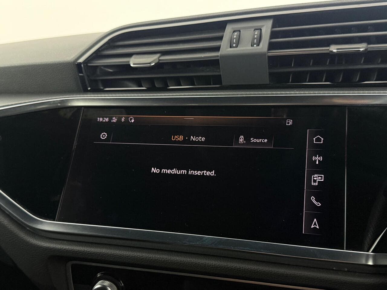 Audi Q3 thumbnail Infotainment System