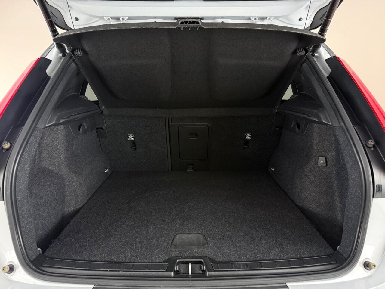 Volvo XC40 thumbnail Boot
