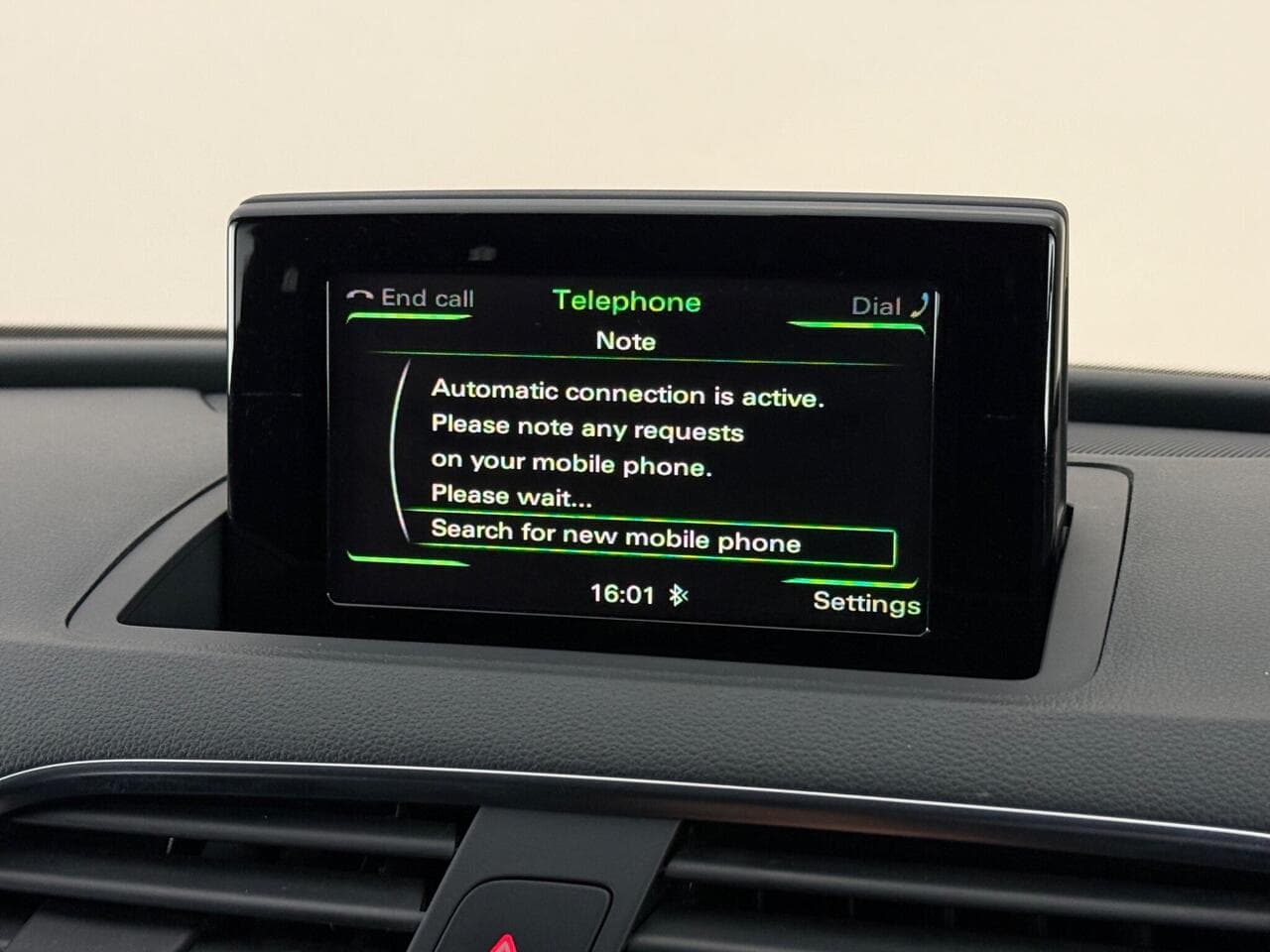 Audi Q3 thumbnail Infotainment System