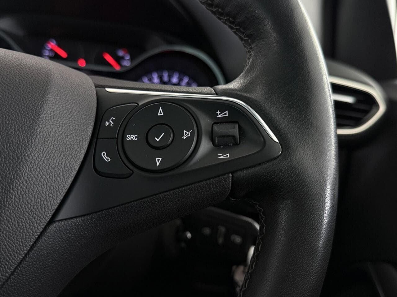 Vauxhall Crossland thumbnail Misc Controls
