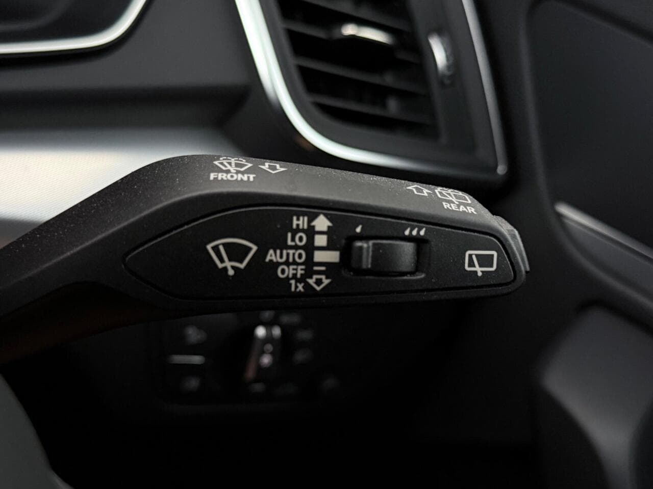 Audi Q5 thumbnail Misc Controls