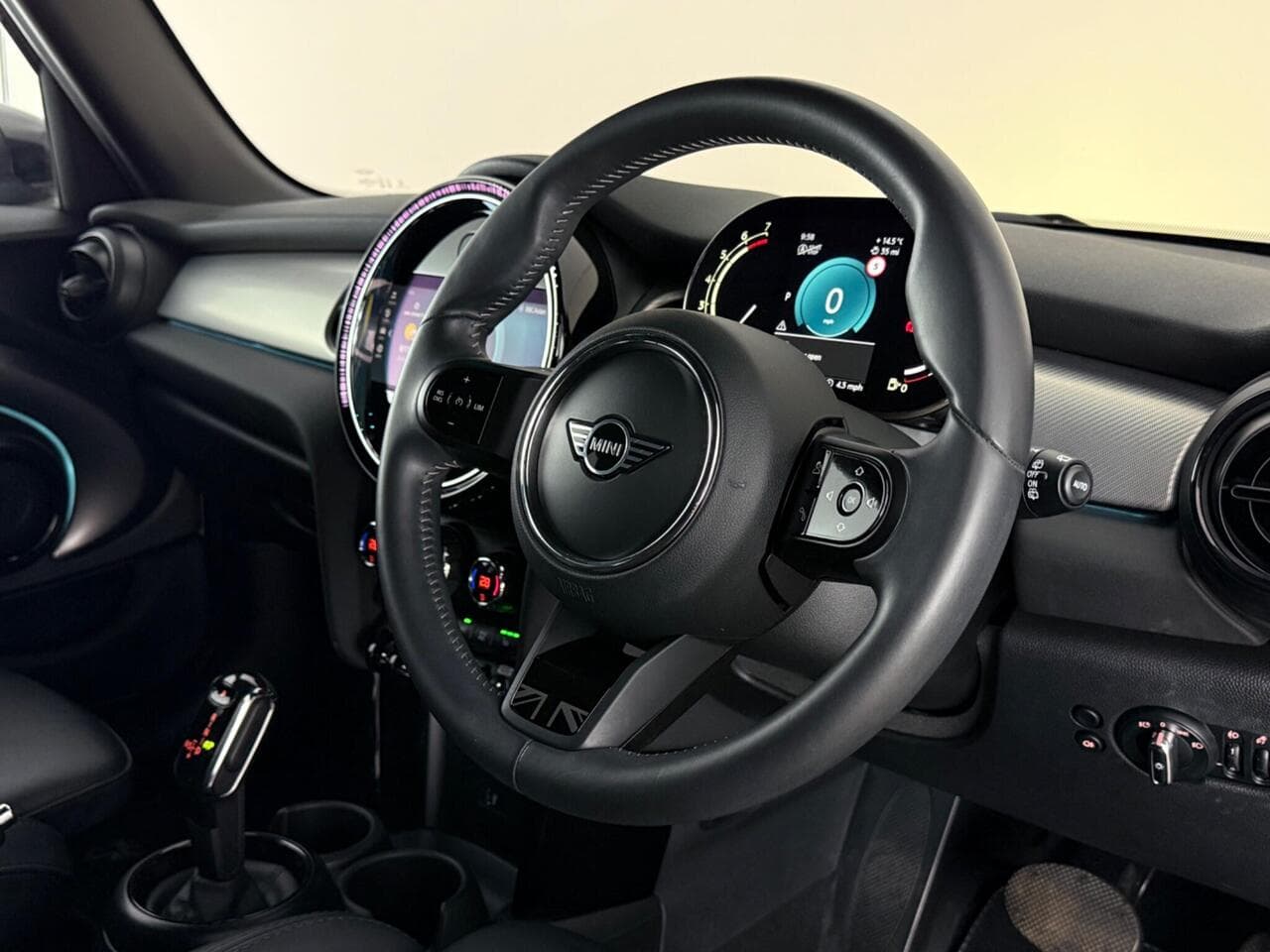 MINI Hatch thumbnail Interior Front
