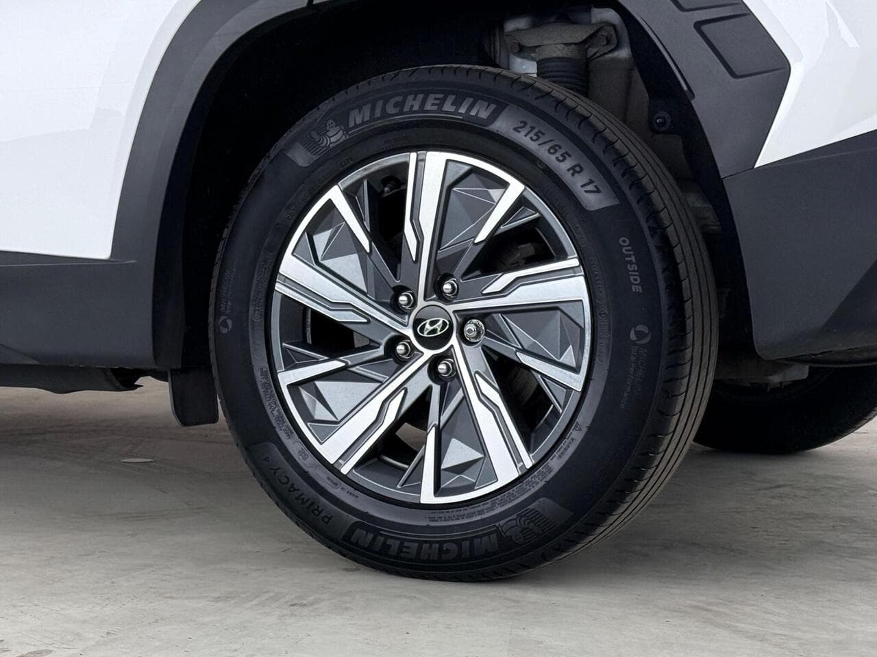Hyundai TUCSON thumbnail Wheel