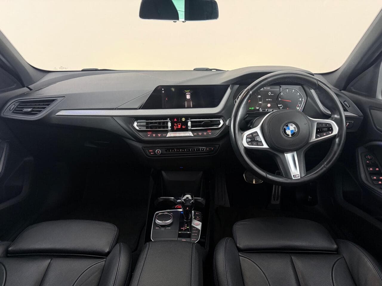BMW 1 Series thumbnail Interior Front