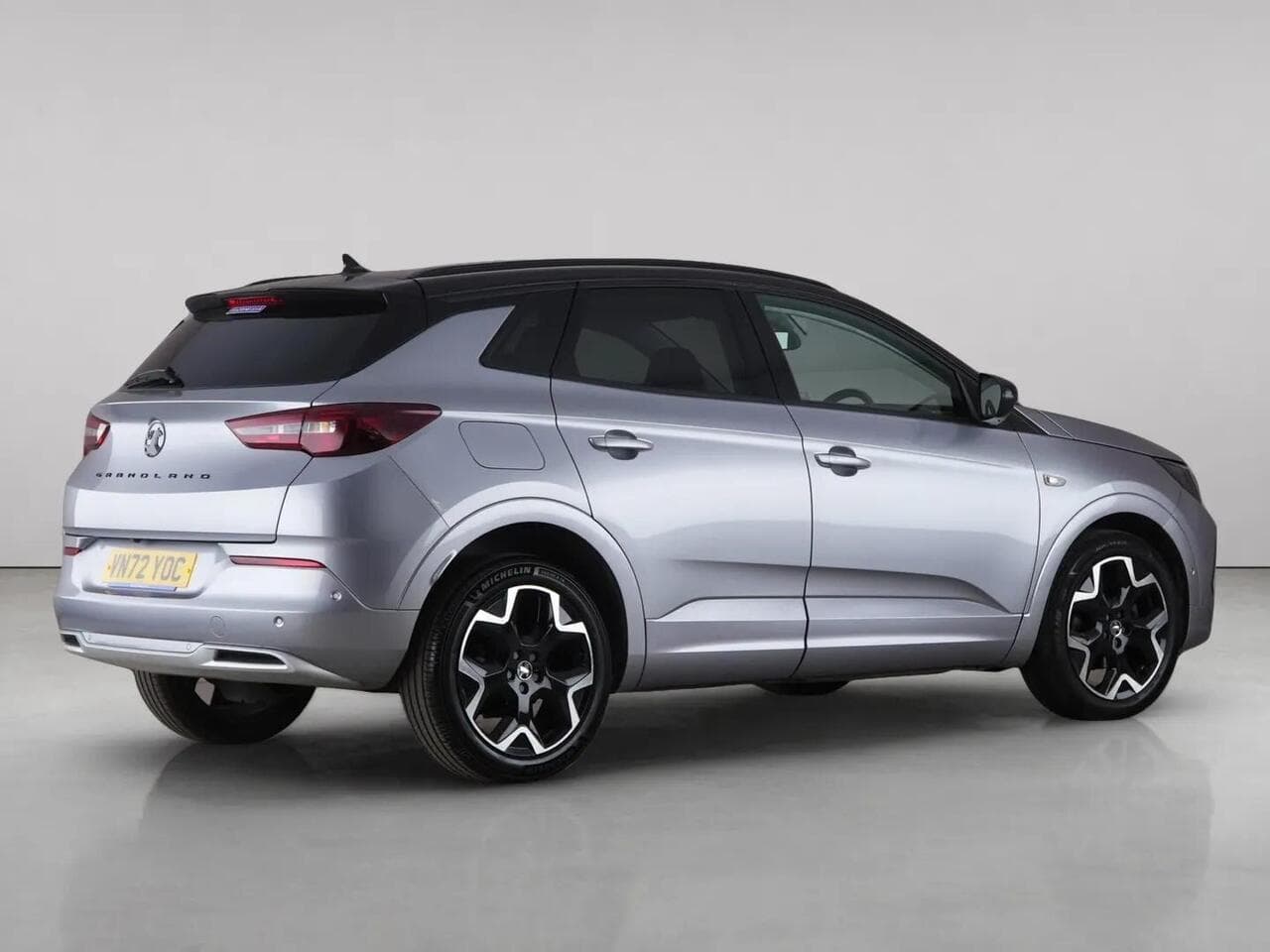 Vauxhall Grandland thumbnail Rear Right