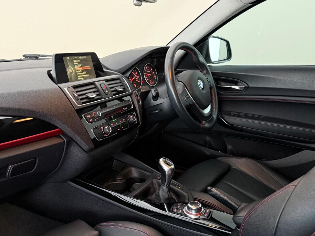 BMW 2 Series thumbnail Interior Front