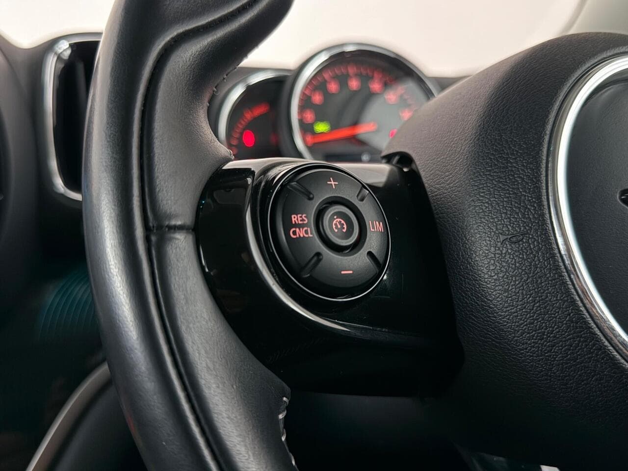 MINI Countryman thumbnail Misc Controls