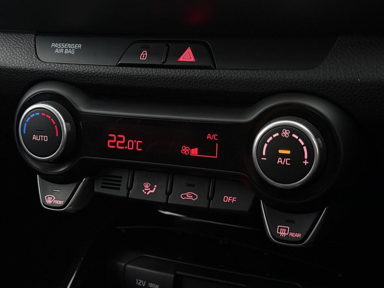 Kia Stonic thumbnail Misc Controls