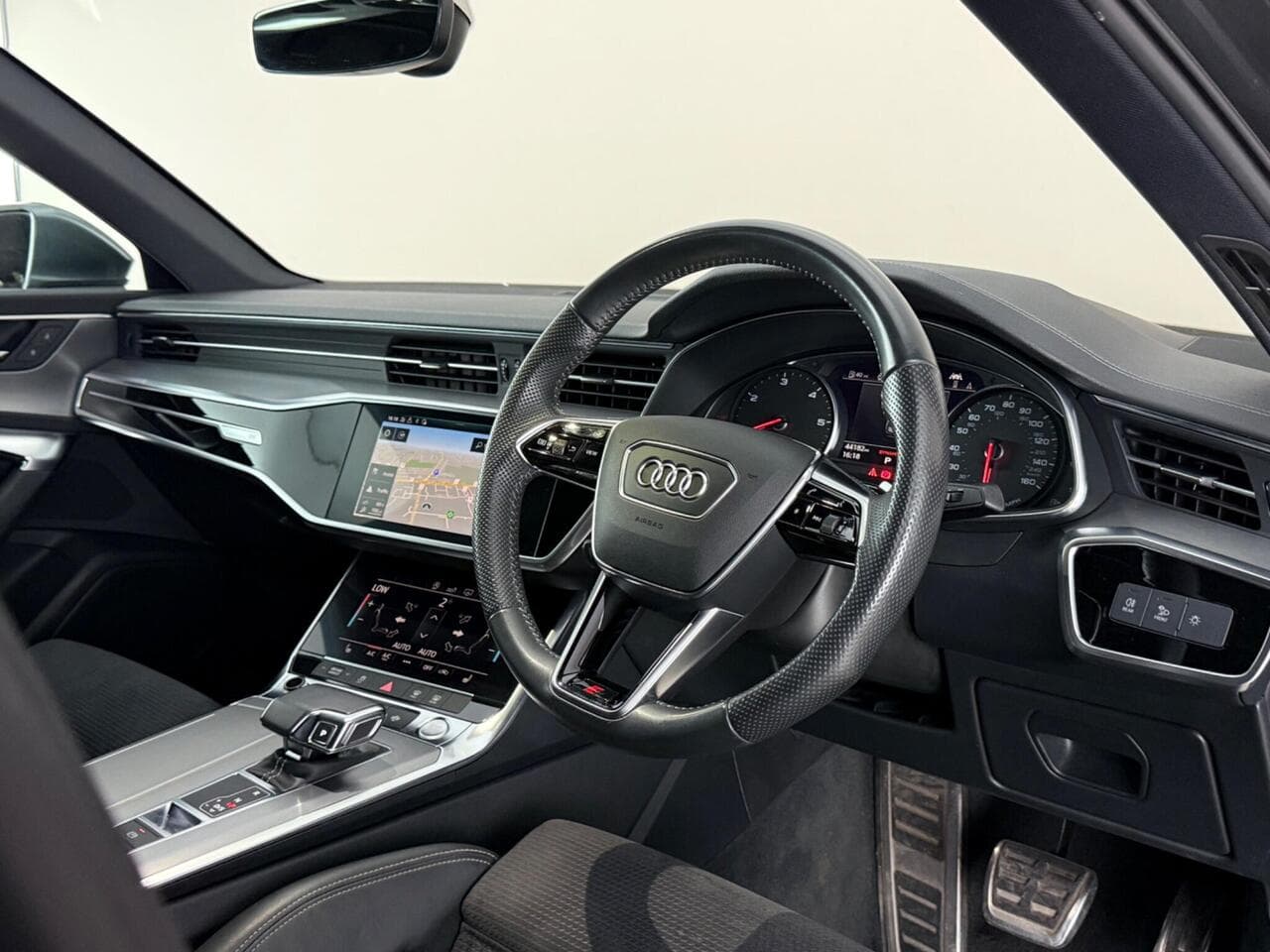 Audi A6 Saloon thumbnail Interior Front