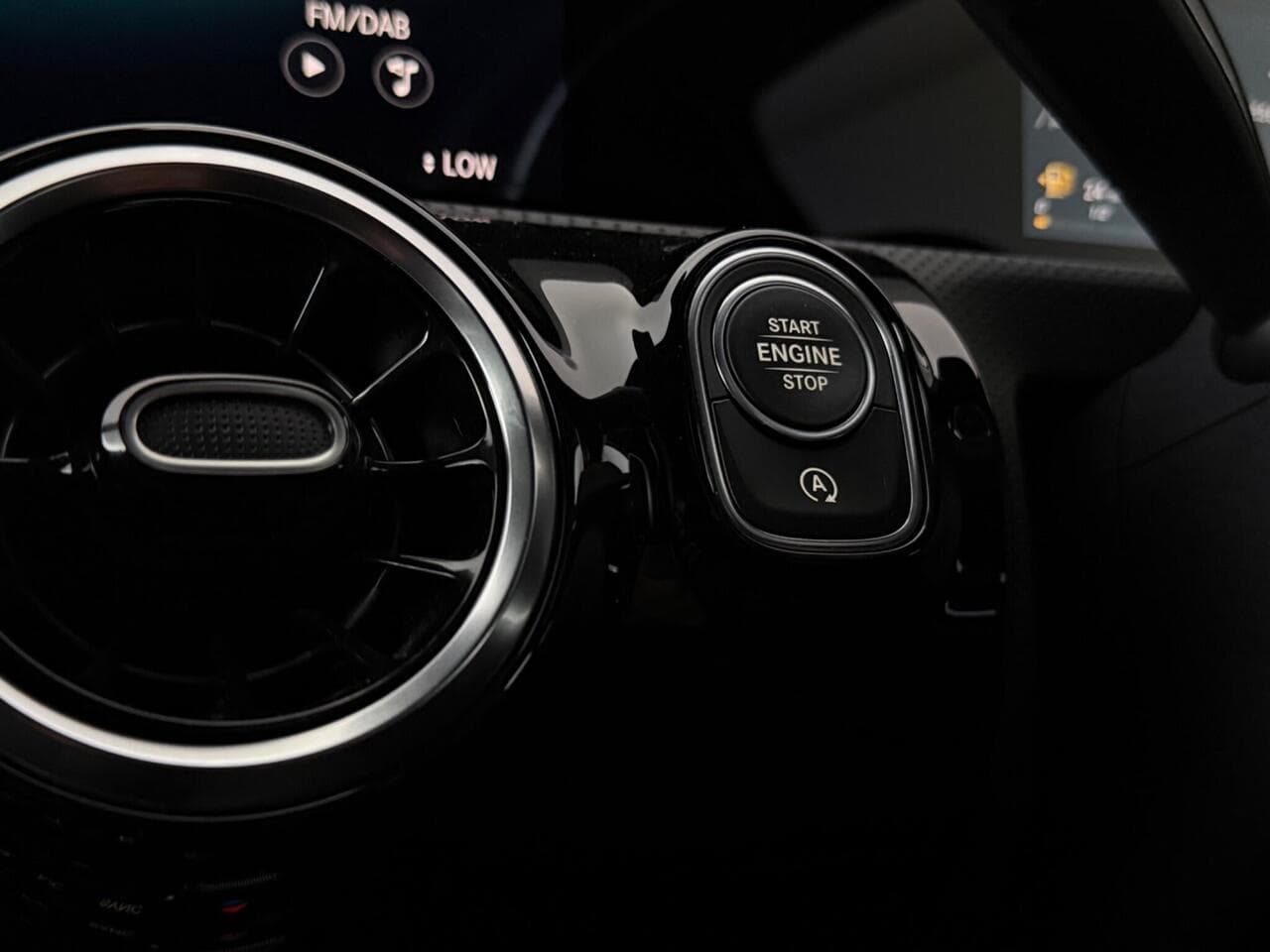 Mercedes-Benz A Class thumbnail Steering Wheel