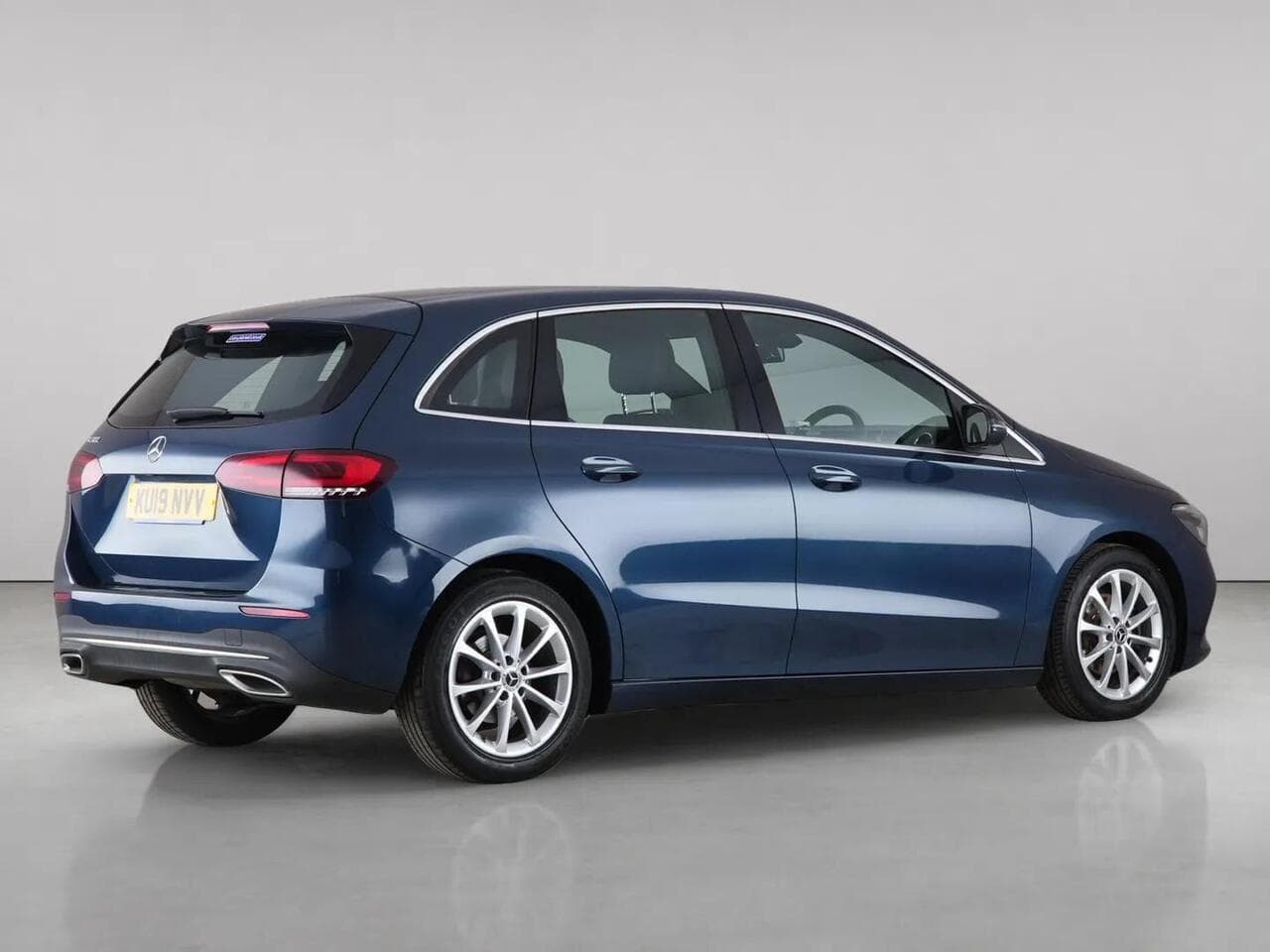 Mercedes-Benz B Class thumbnail Side Right