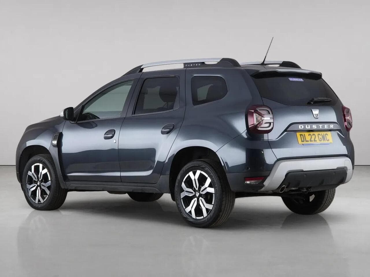 Dacia Duster thumbnail Rear Left