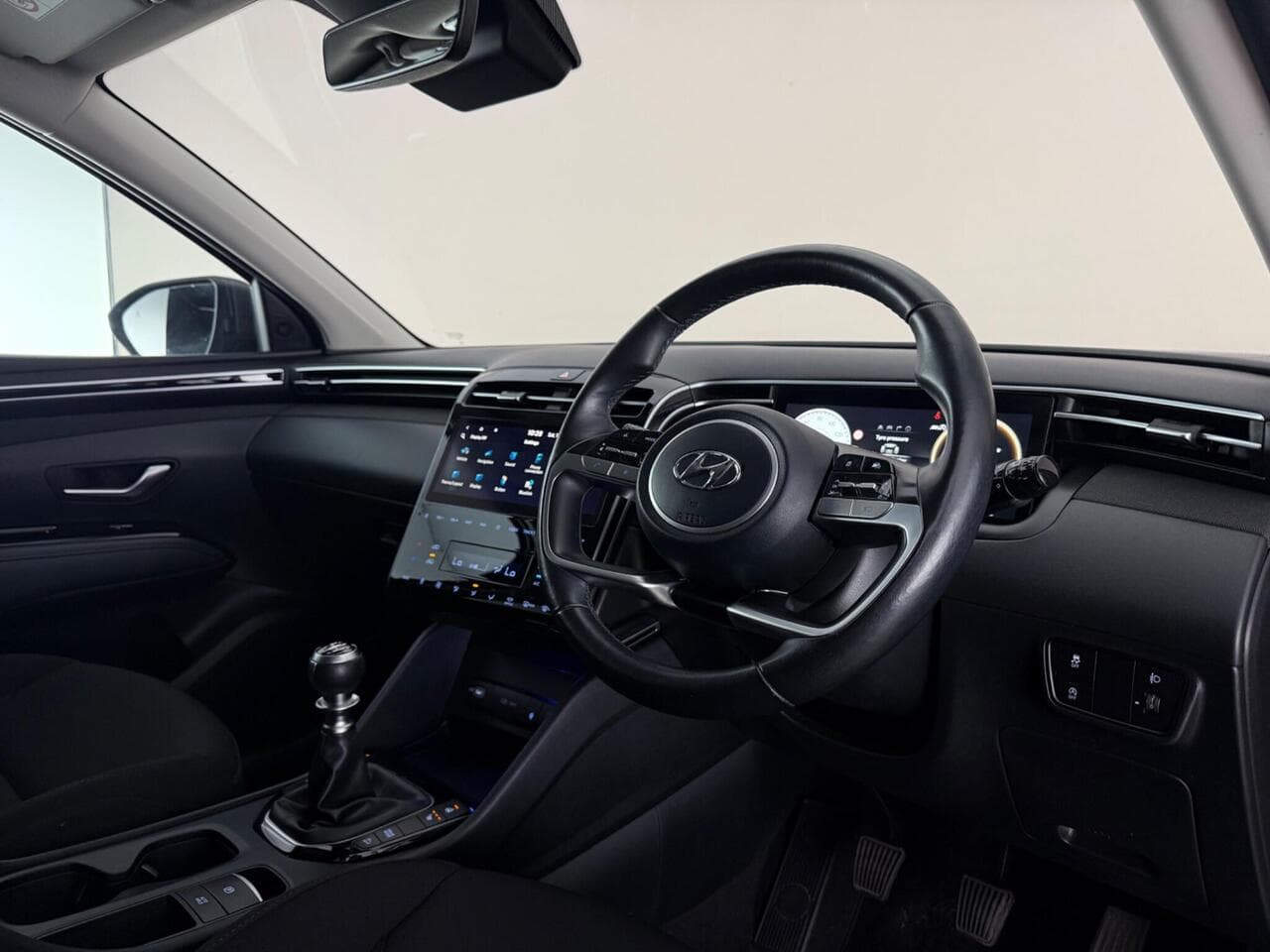 Hyundai TUCSON thumbnail Interior Front