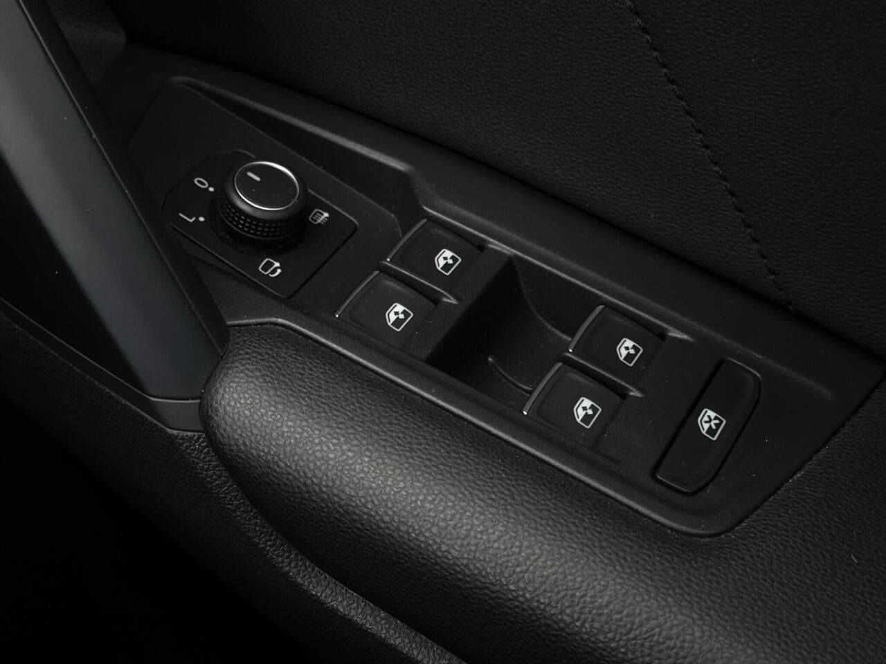Volkswagen Tiguan thumbnail Misc Controls