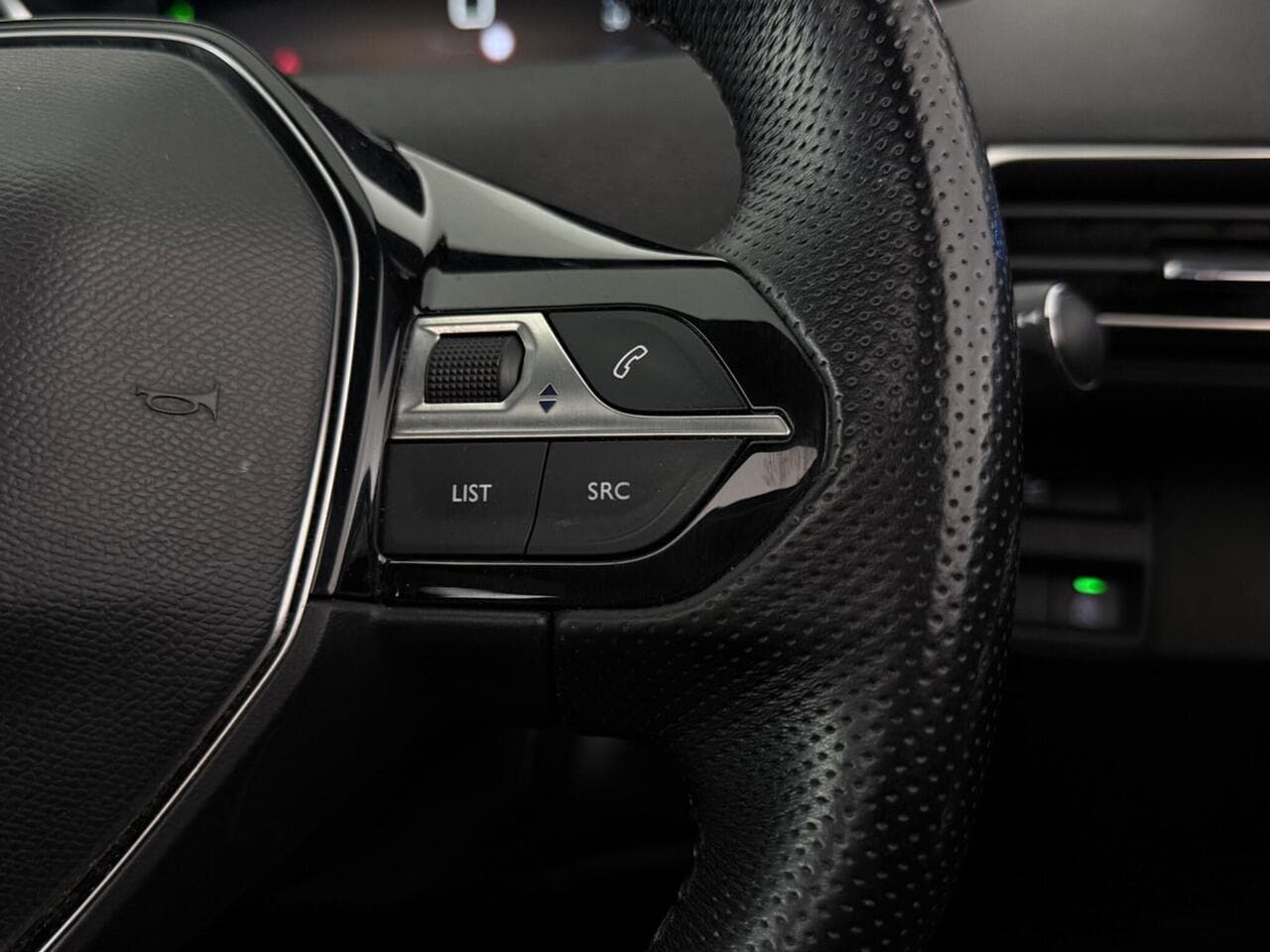 Peugeot 5008 thumbnail Misc Controls