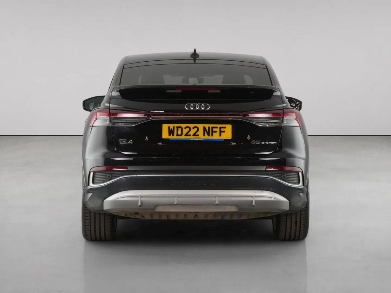 Audi Q4 e-tron thumbnail Rear