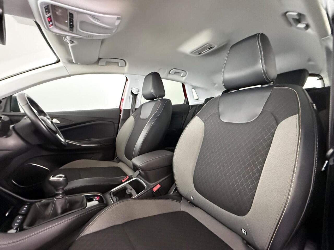 Vauxhall Grandland X thumbnail Seat Front Passenger